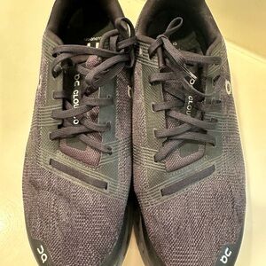 Men’s OnClouds size 10.5 worn a couple of times